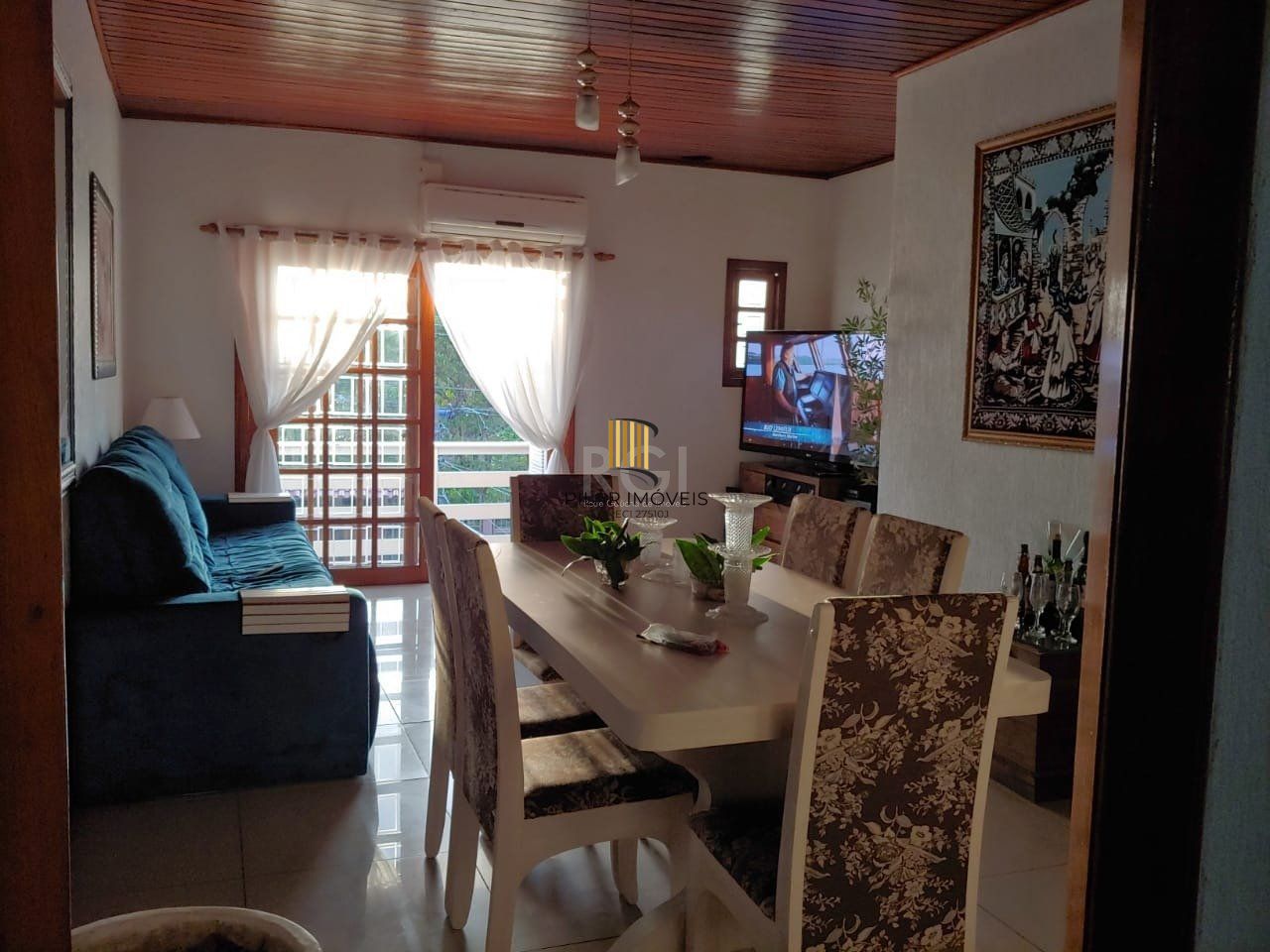 Casa para Venda - 250m², 3 dormitórios, sendo 1 suites, 5 vagas - Santa Rosa