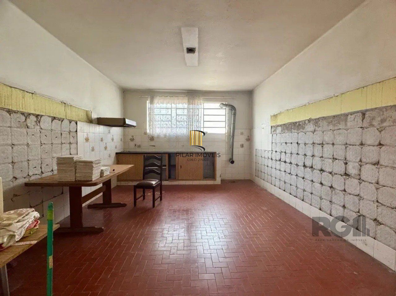 Casa de 5vquartos e 3 vagas de garagem no bairro Santana em Porto Alegre