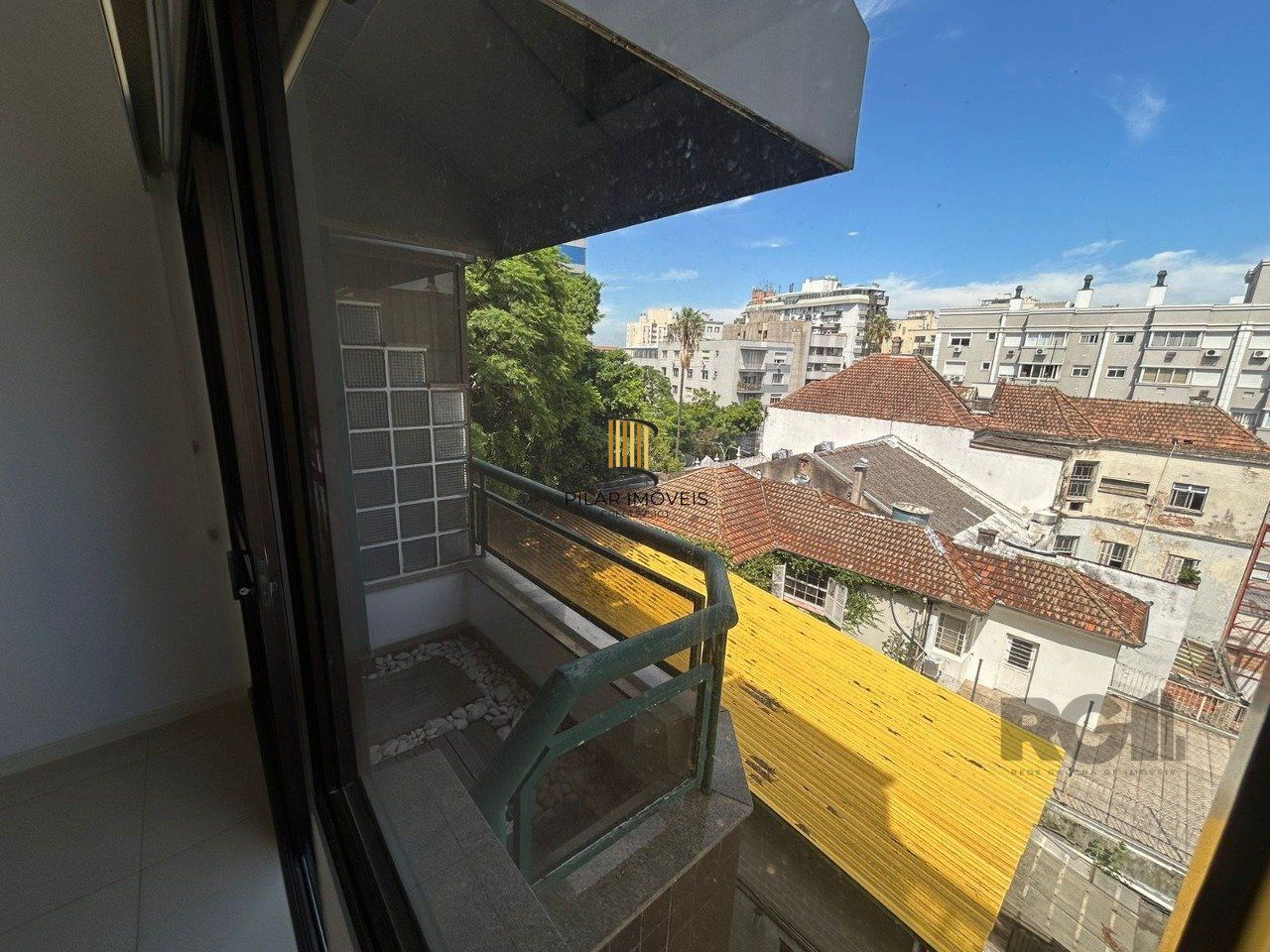 Duplex de uma suíte à venda localizado na Avenida Independência, no bairro Independência em Porto Alegre.