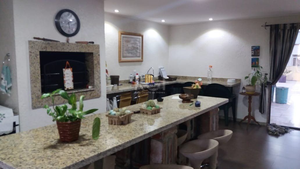 Casa para Venda - 300m², 5 dormitórios, sendo 1 suites, Bela Vista