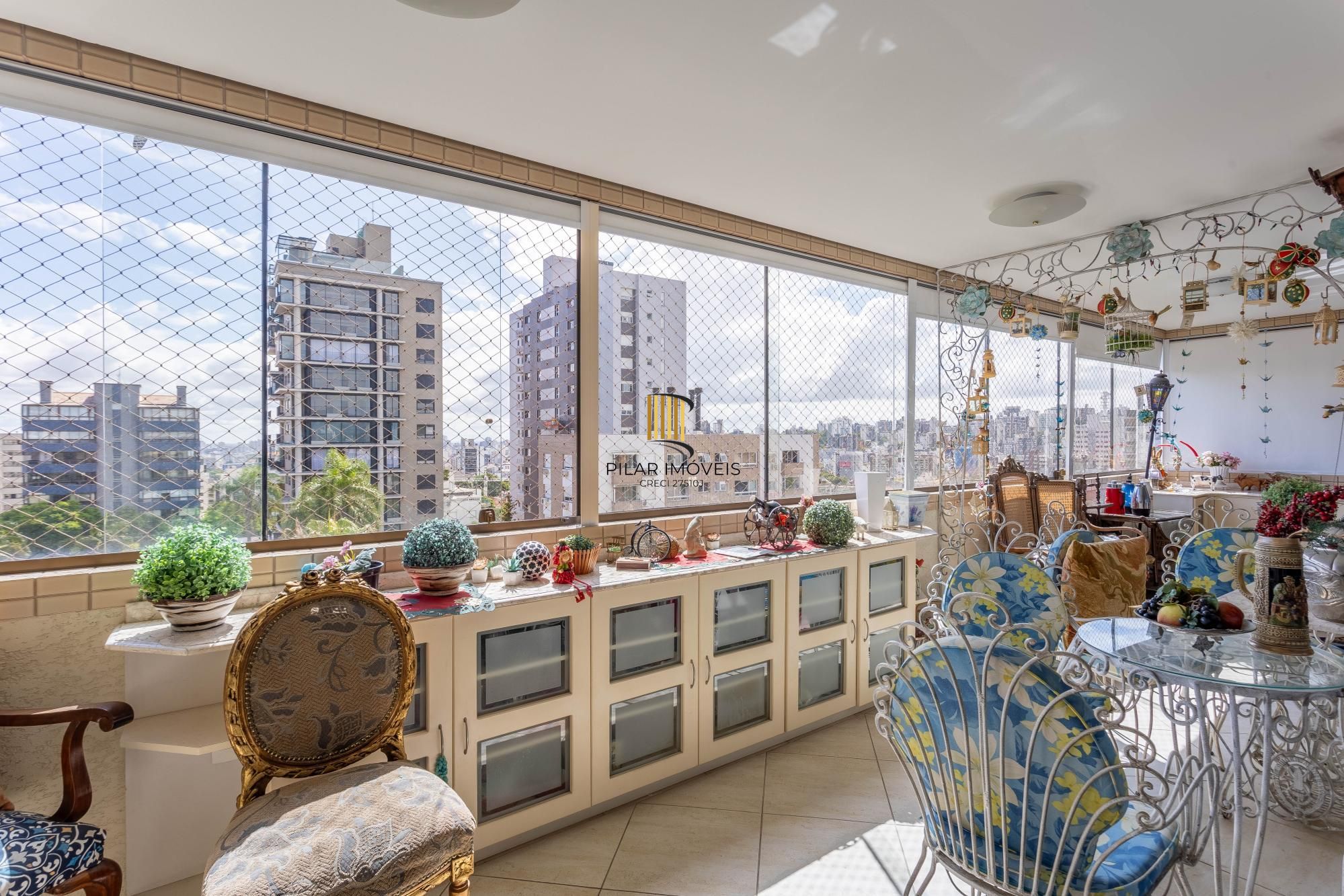Apartamento 3 quartos 2 vagas de garagem bairro Petrópolis em Porto Alegre