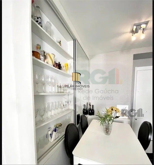 Apartamento 2 Dormitório(s) Bairro Azenha