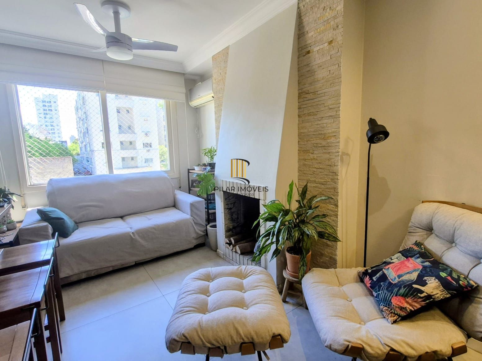 Apartamento de dois dormitórios e uma vaga de garagem no bairro Santana