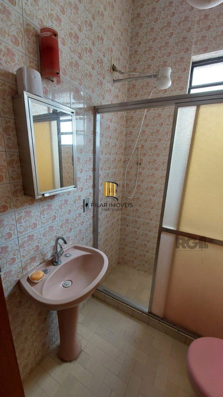 Apartamento no Centro de 2 dormitórios reformado