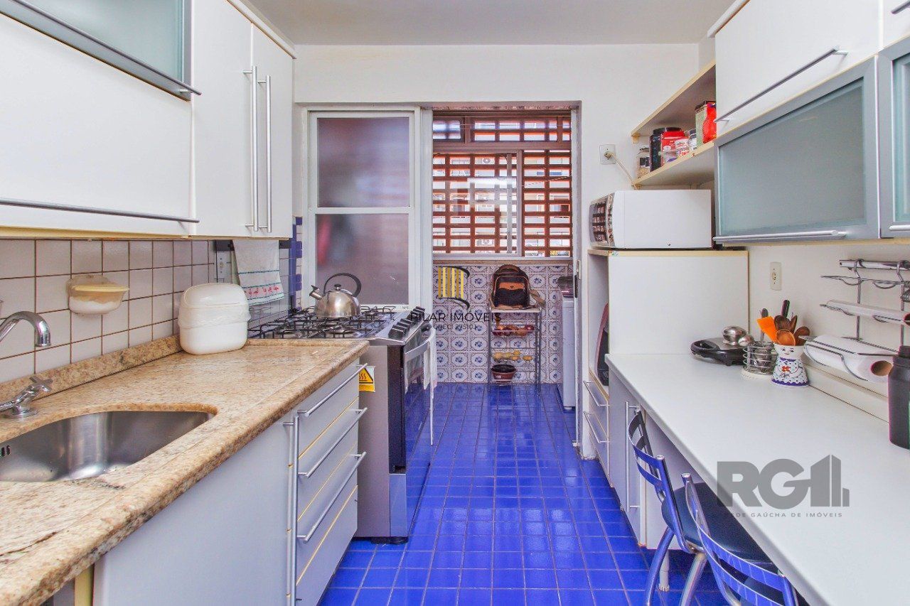 Apartamento de 3 quartos, sacada, dependência de empregada e 1 vaga de garagem