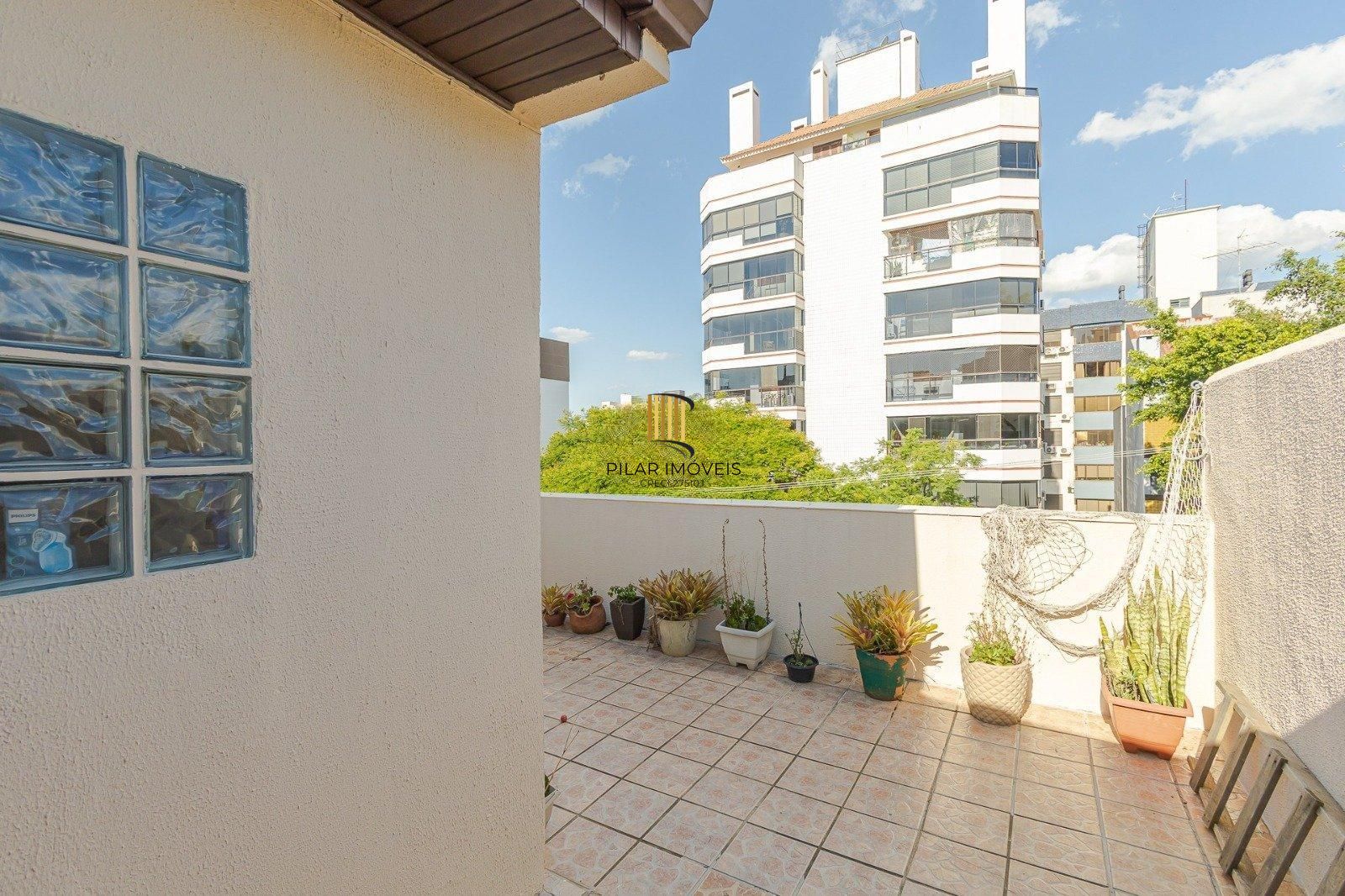 cobertura de quatro quartos, suíte e uma vaga de garagem no bairro higienópolis