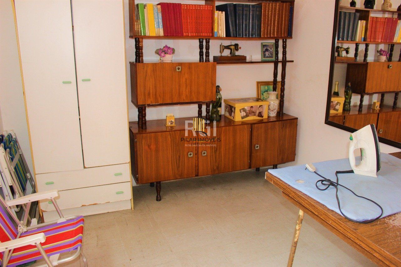 Casa para Venda - 208m², 3 dormitórios, 1 vaga - Partenon