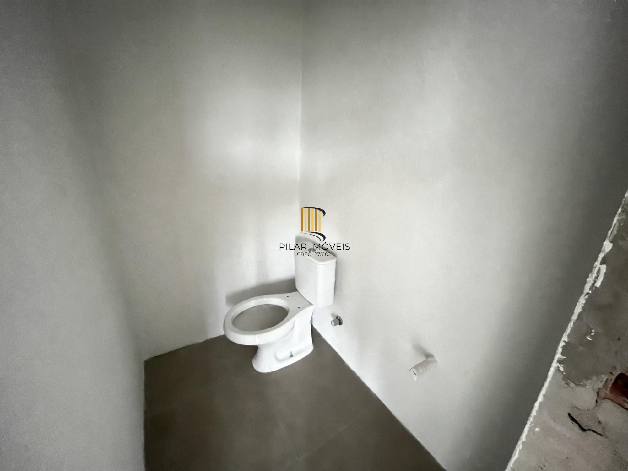 Apartamento de 2 quartos, suíte e 1 vaga de garagem no bairro Três Figueiras POA