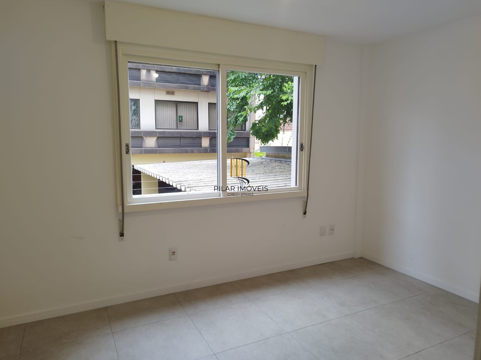 Apartamento de 2 quartos, 2 banheiros e 1 vaga de garagem no bairro Petrópolis