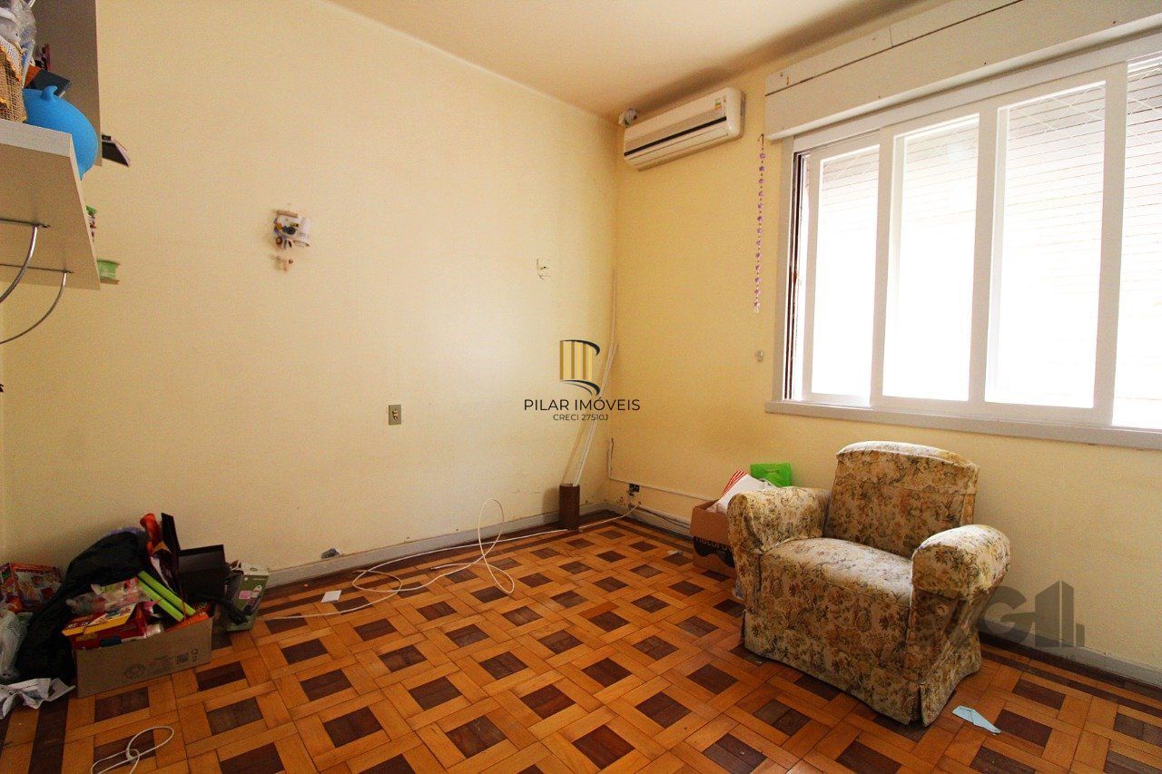 Casa à venda 4 quartos (dormitórios), suíte, 3 vagas - Partenon, Porto Alegre