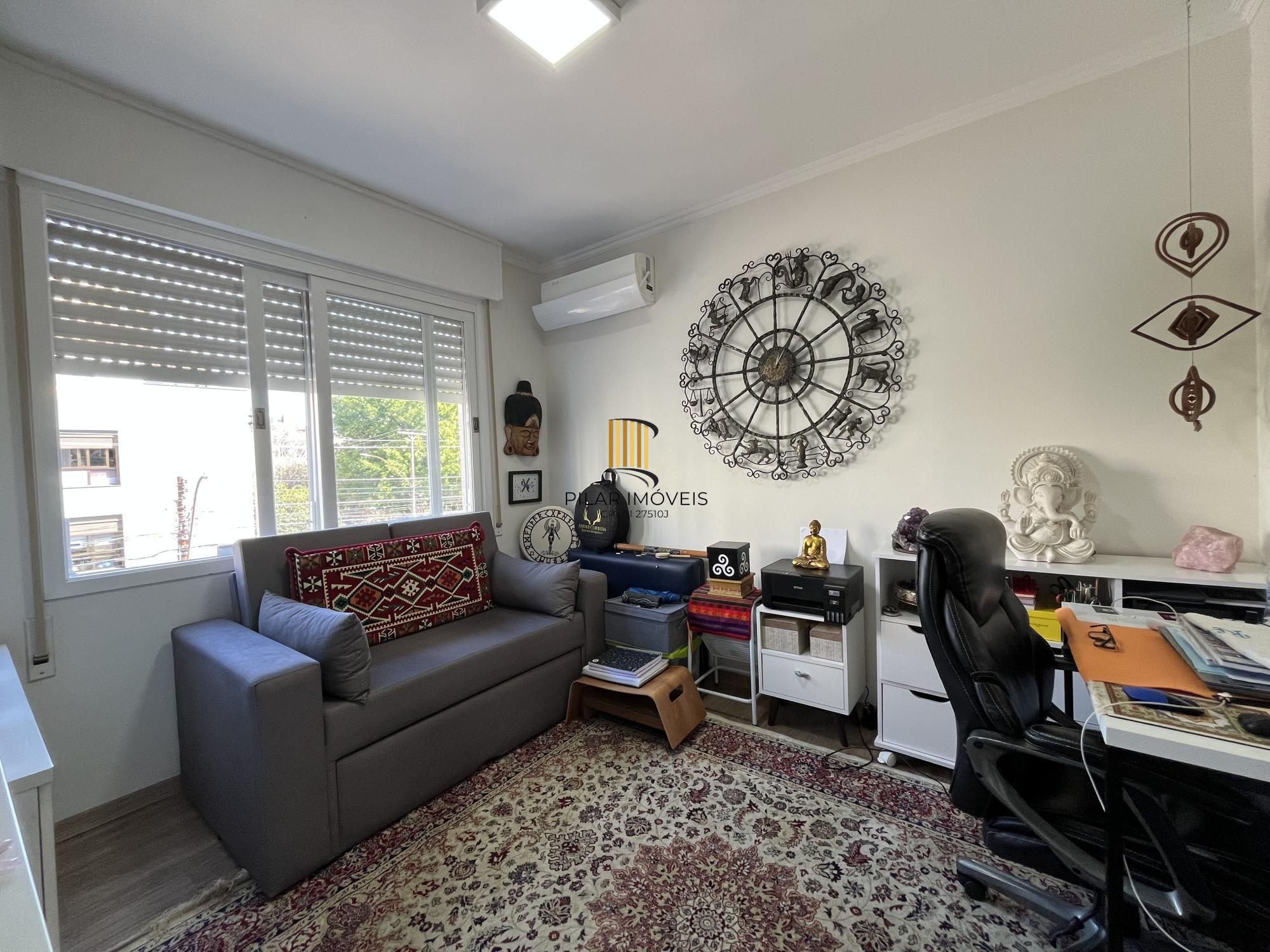 Apartamento de 2 quartos e 1 vaga de garagem bairro Menino Deus em Porto Alegre