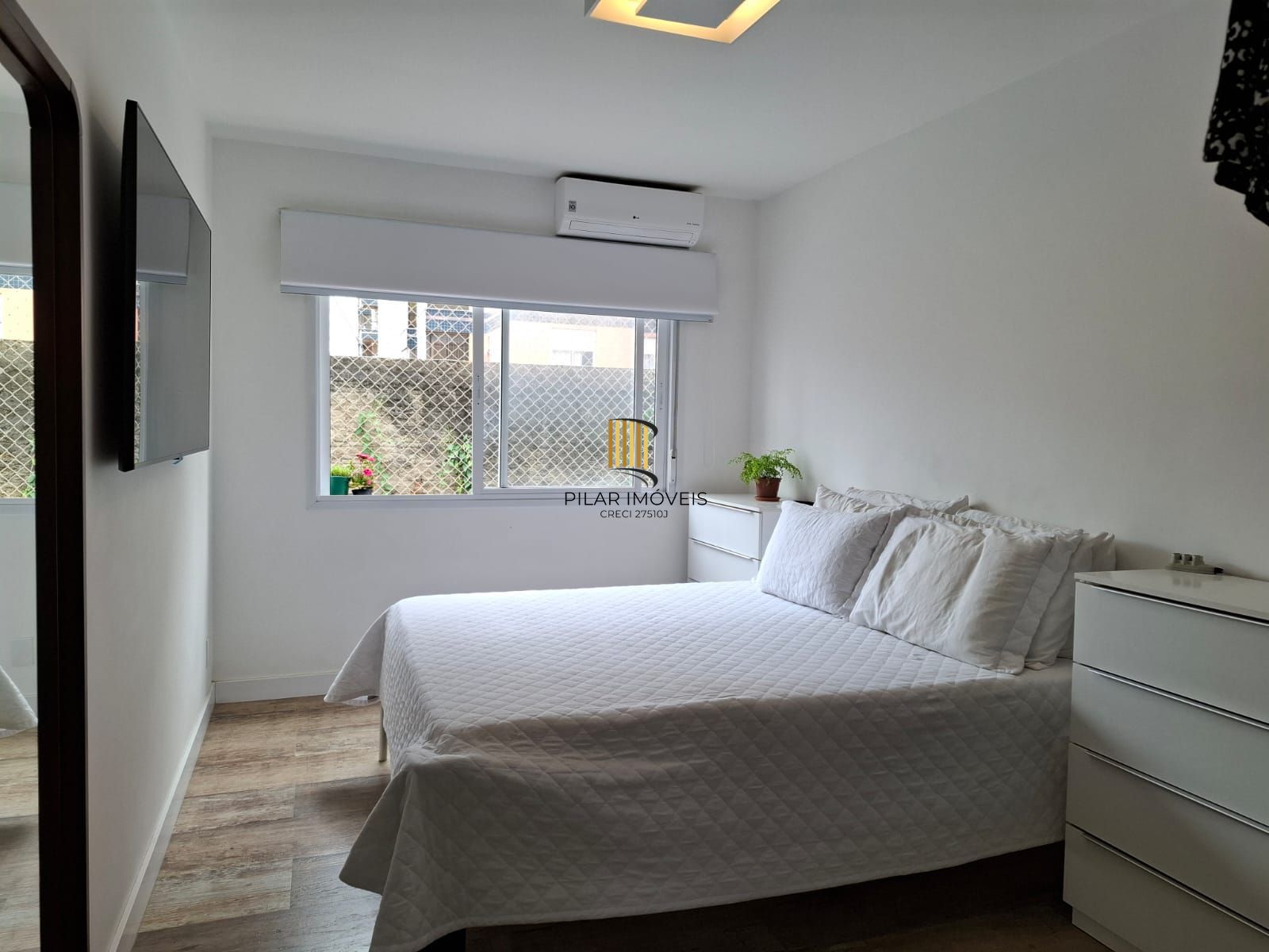 Apartamento de um quarto com garagem no bairro Partenon