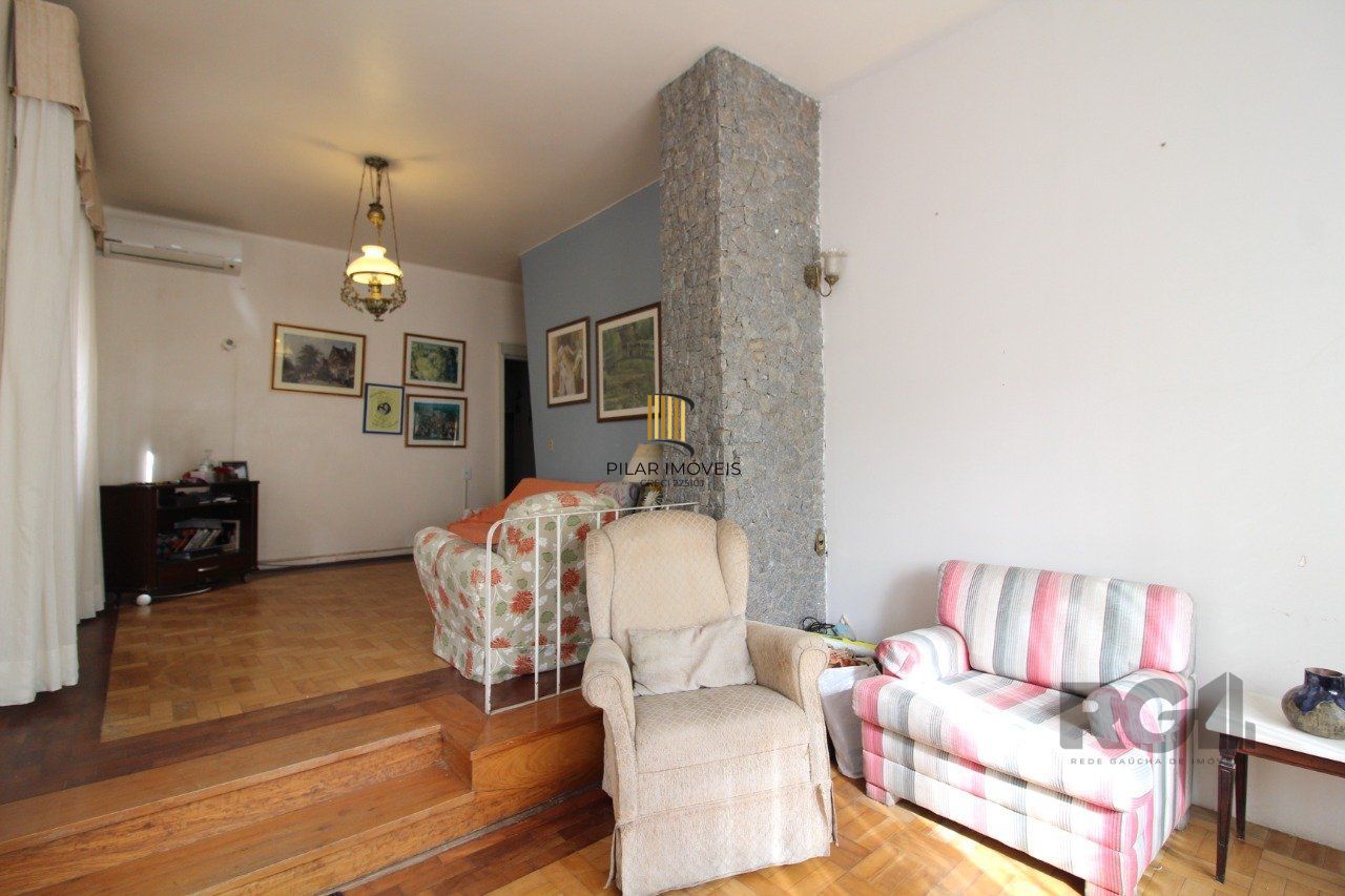 Casa à venda 4 quartos (dormitórios), suíte, 3 vagas - Partenon, Porto Alegre