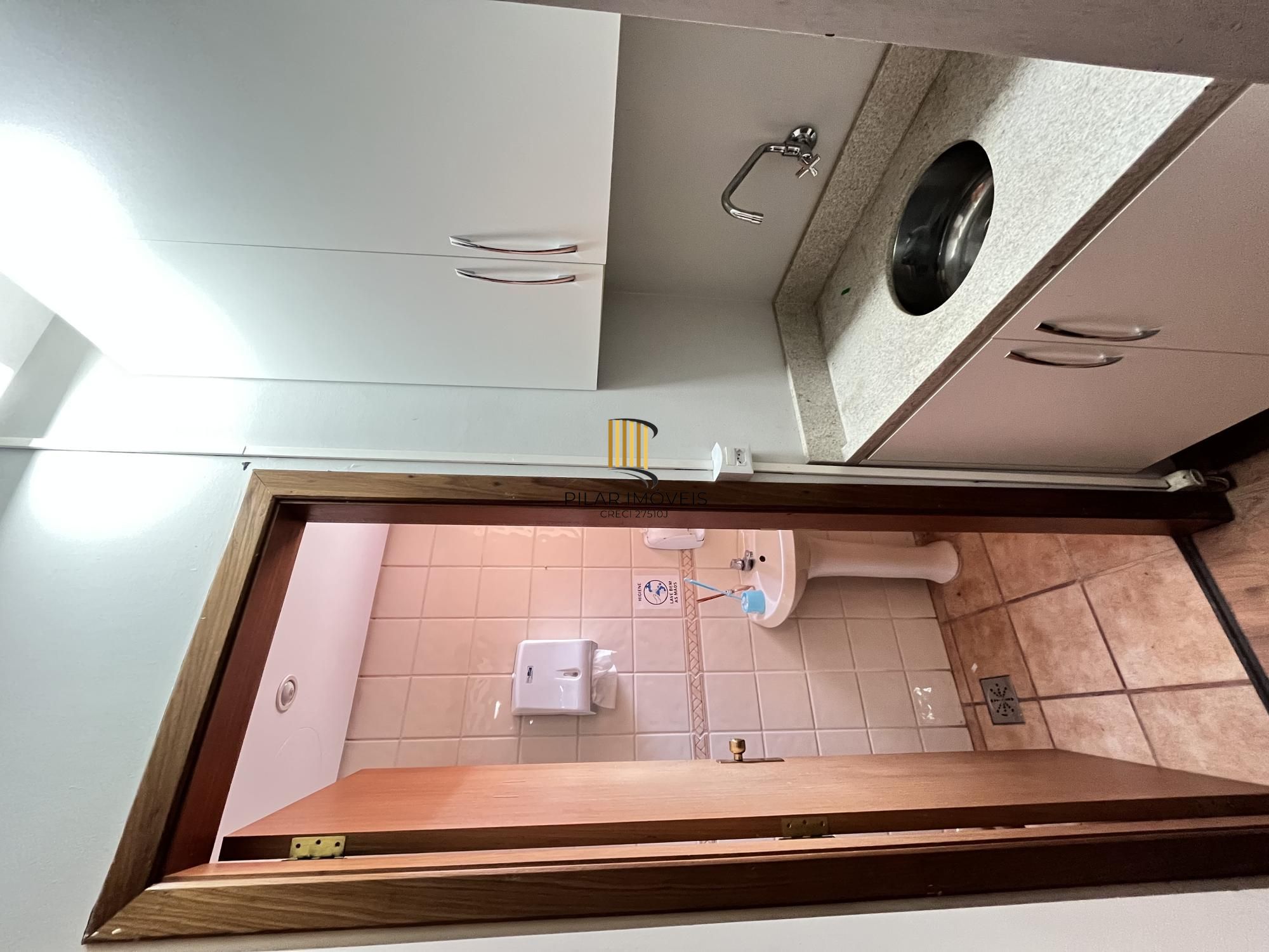 Sala comercial com uma vaga de garagem no bairro Bom Fim em Porto Alegre