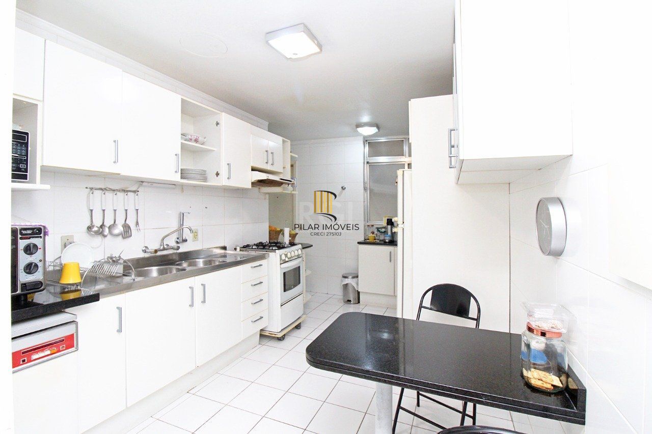 Apartamento de 3 dormitórios e 1 suíte no Centro Histórico de Porto Alegre