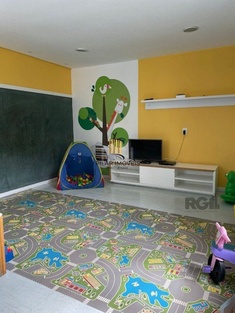 Apartamento de três quartos, suíte e uma vaga de garagem em condomínio com infra
