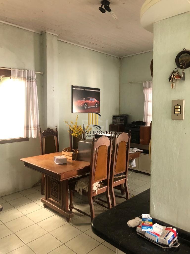 Casa/terreno medindo 200m² de privativo, 550m² totais  no bairro Partenon, 9 vag