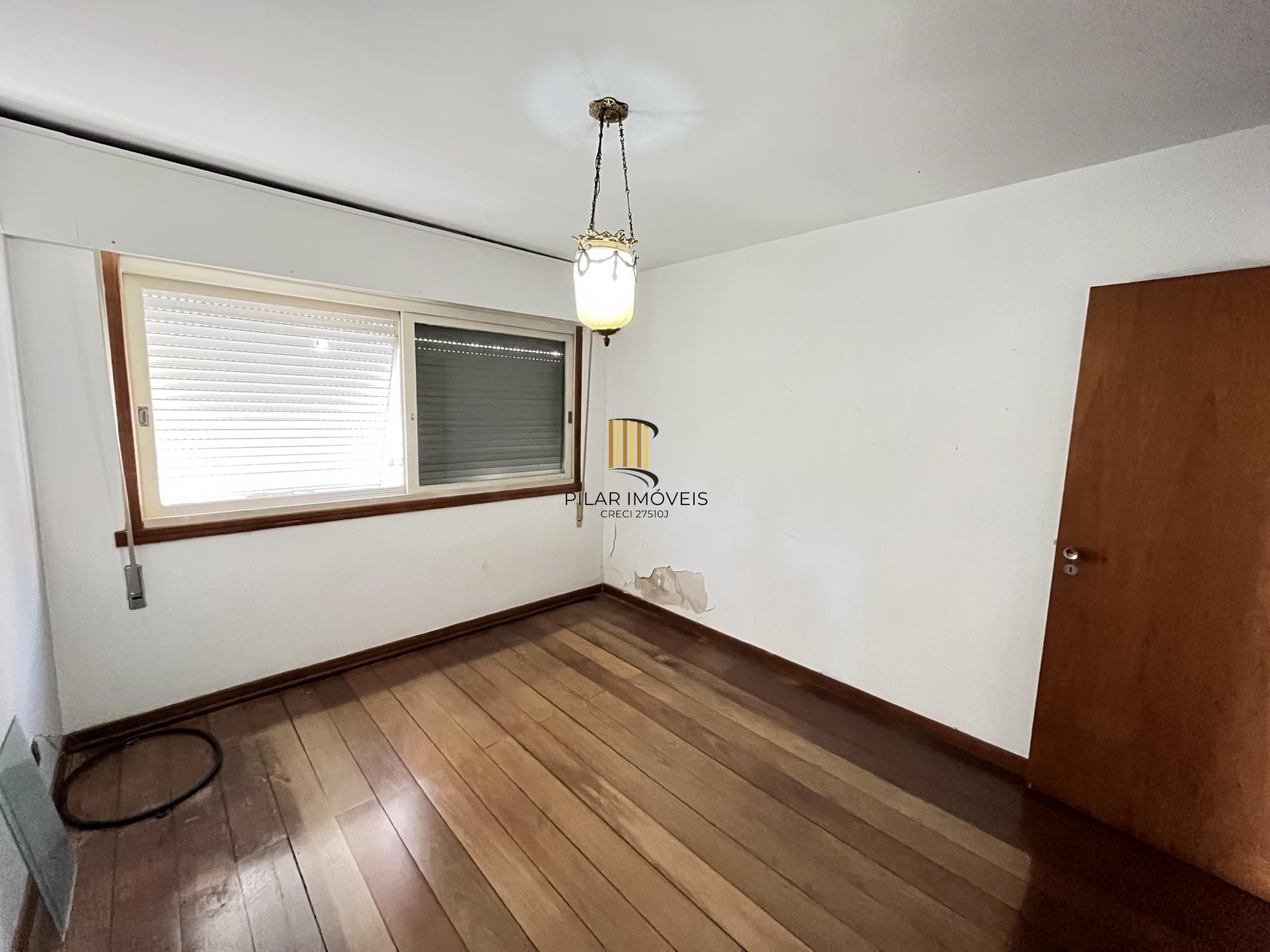 Apartamento de 3 quartos, suíte e 2 vagas de garagem no bairro Auxiliadora POA