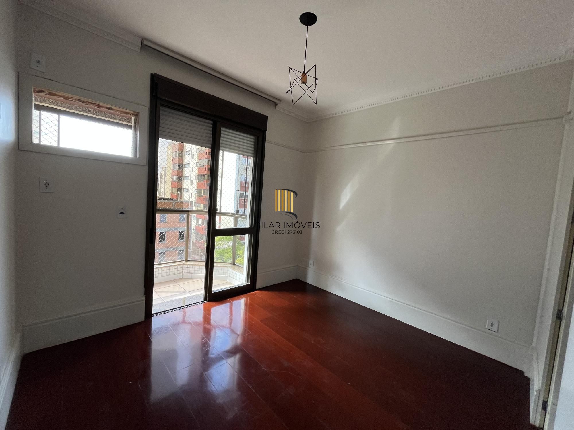 Apartamento de 3 quartos, suíte e 2 vagas de garagem no Bairro Menino Deus POA