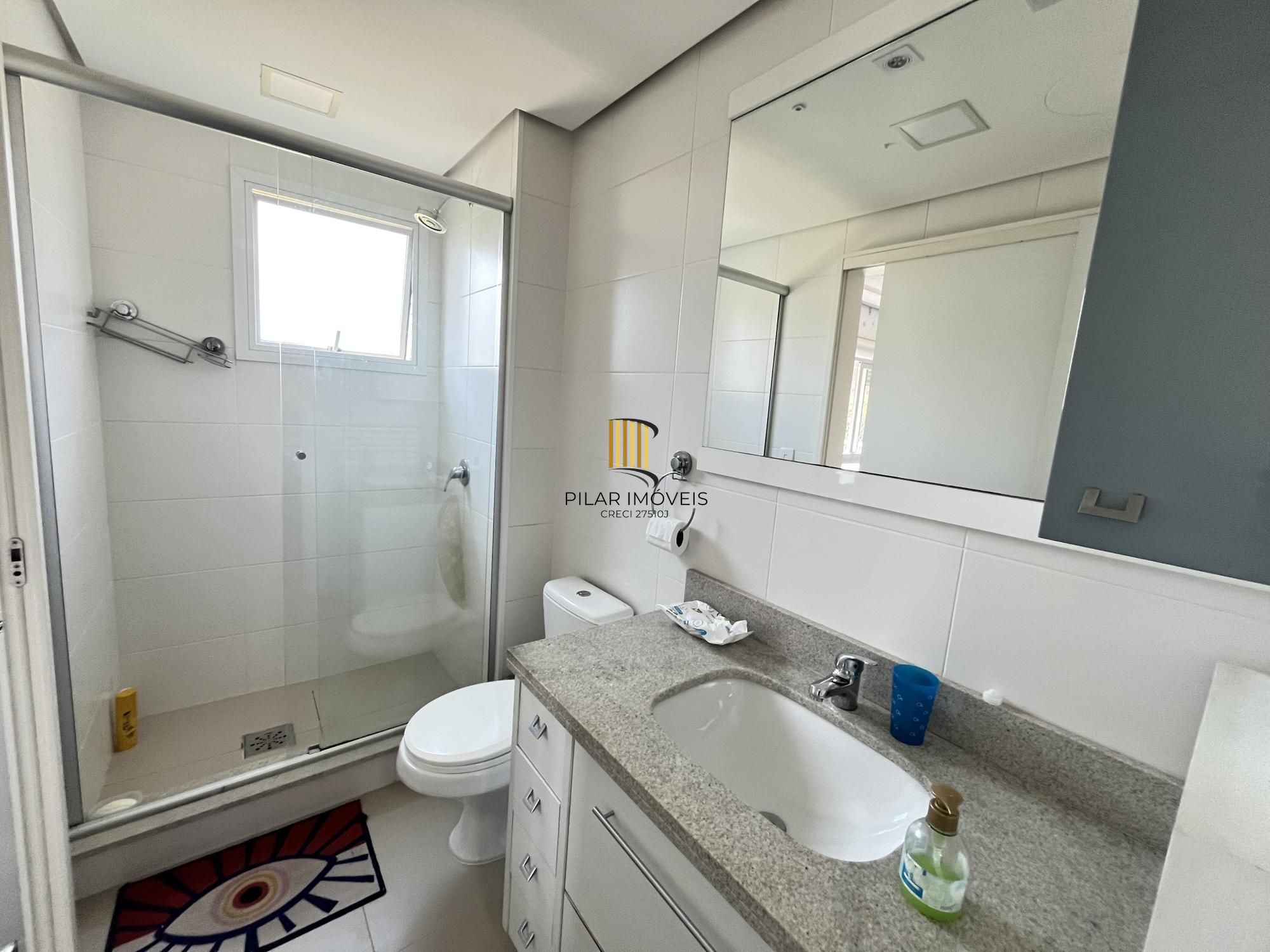 Apartamento de 3 quartos, 2 suítes e 2 vagas de garagem no Menino Deus em POA/RS