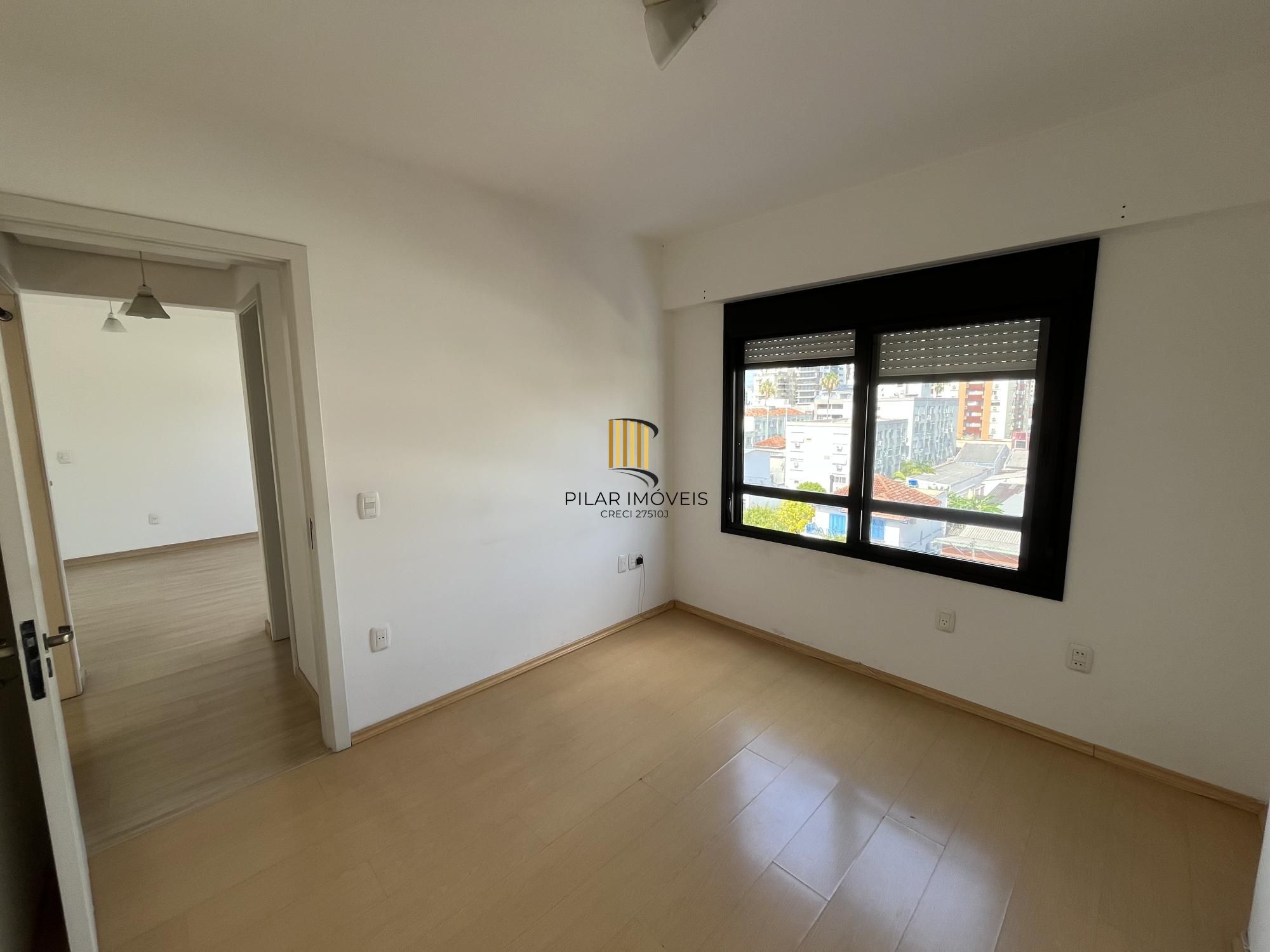 Apartamento de 2 quartos e 1 vaga de garagem no bairro Menino Deus Porto Alegre