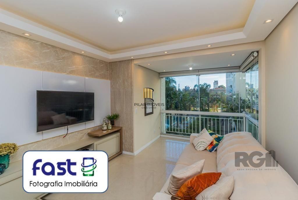 Apartamento 3 quartos, sendo 1 suíte, 82 m² de área privativa e 2 vagas de garagem individuais. Localizado na Rua/Av. Grecia, no bairro Passo D Areia em Porto Alegre.	