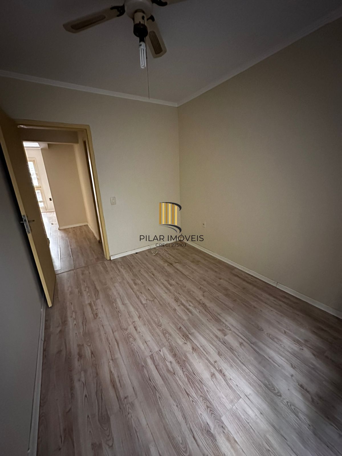 Apartamento de 2 quartos e 1 vaga de garagem no bairro Menino Deus em POA/RS