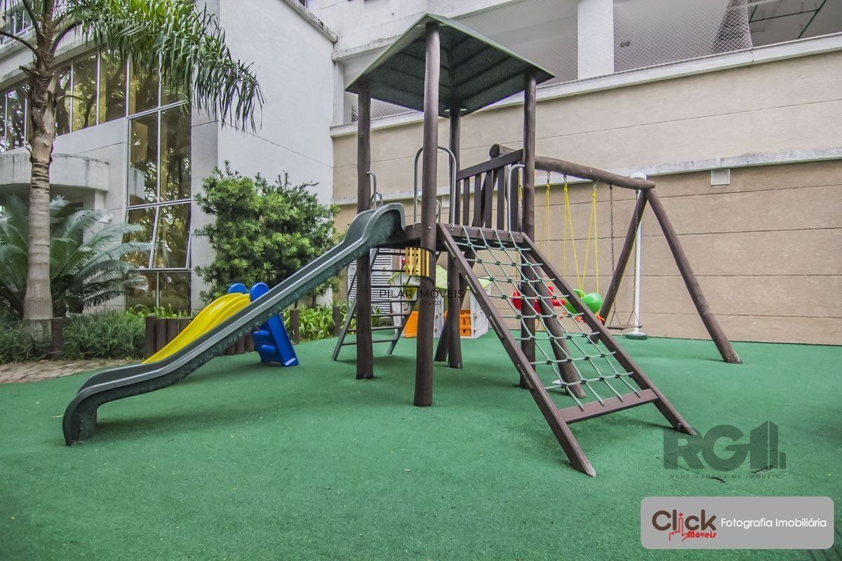Vende Excelente Apartamento no Bairro Passo da Areia - Porto Alegre