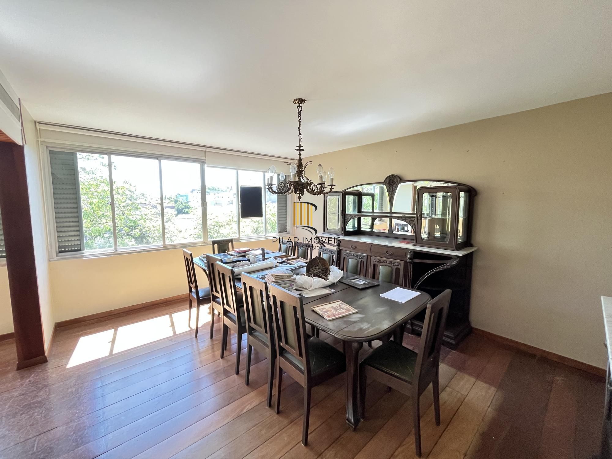 Apartamento de 3 quartos, suíte e 2 vagas de garagem no bairro Auxiliadora POA