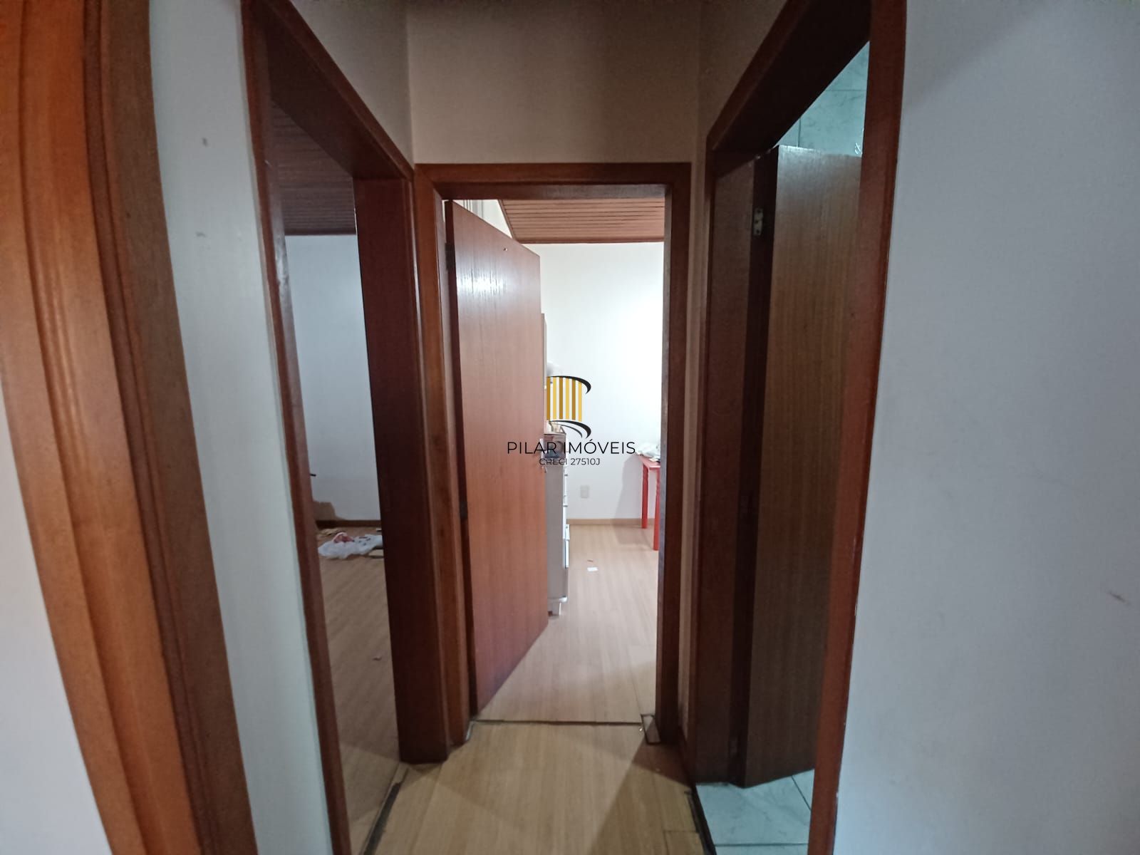 Casa de 3 quartos, suíte e patio no bairro Medianeira em POA