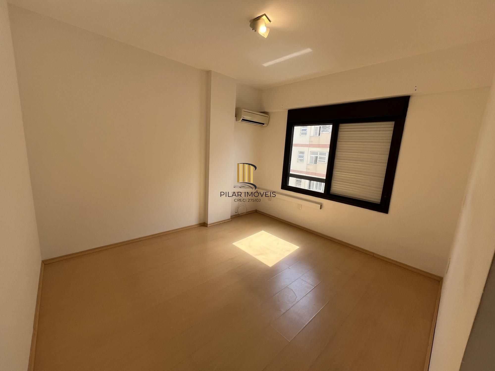 Apartamento de 2 quartos e 1 vaga de garagem no bairro Menino Deus Porto Alegre