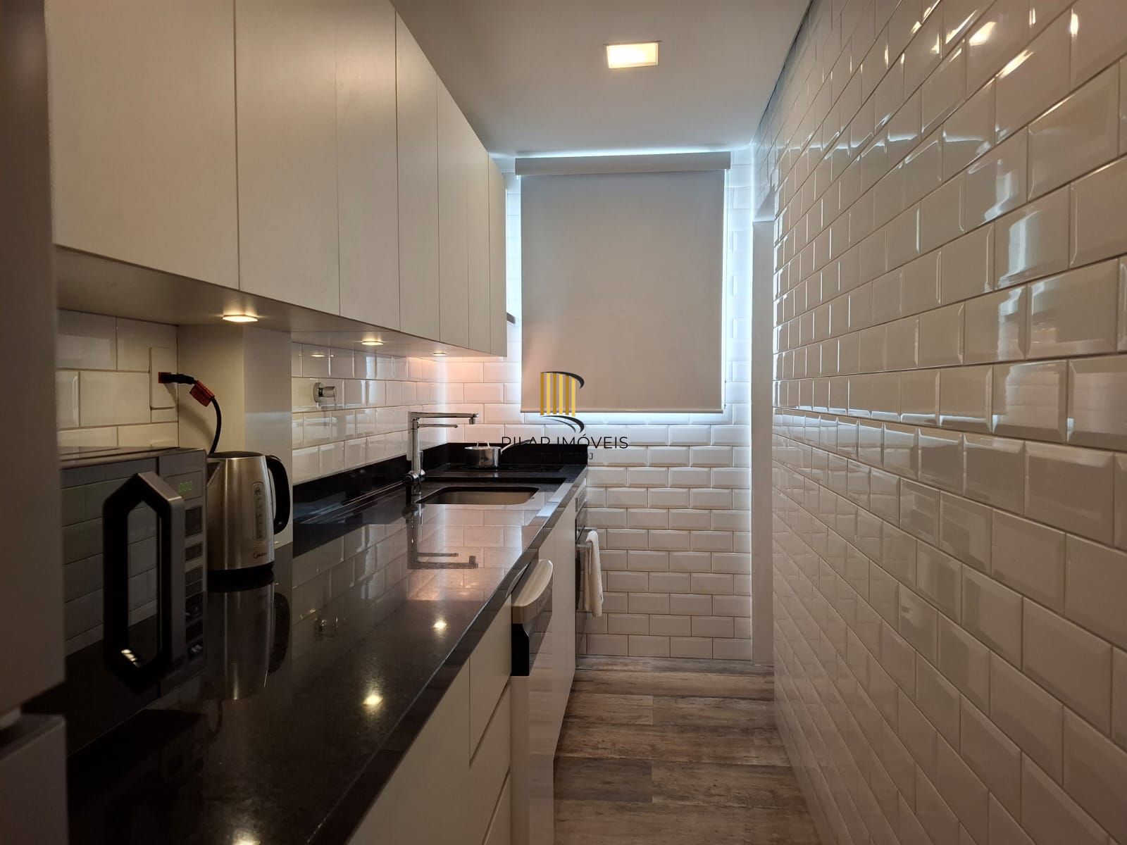 Apartamento de um quarto com garagem no bairro Partenon