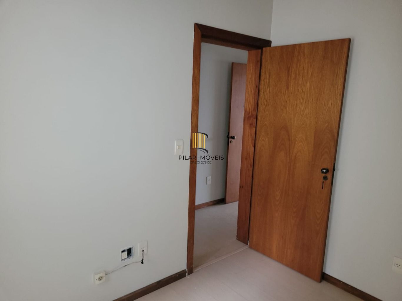 Apartamento de 3 quartos, suíte e 2 vagas de garagem no bairro Petrópolis em POA