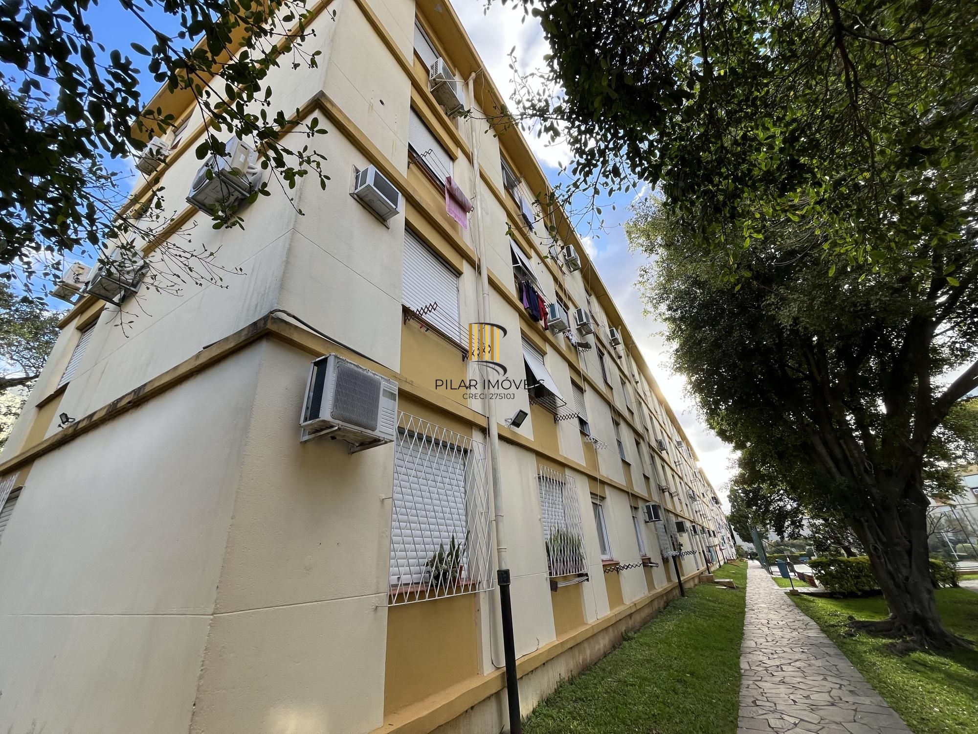 Apartamento de três dormitórios com vaga no Conjunto Residencial Roque Calage