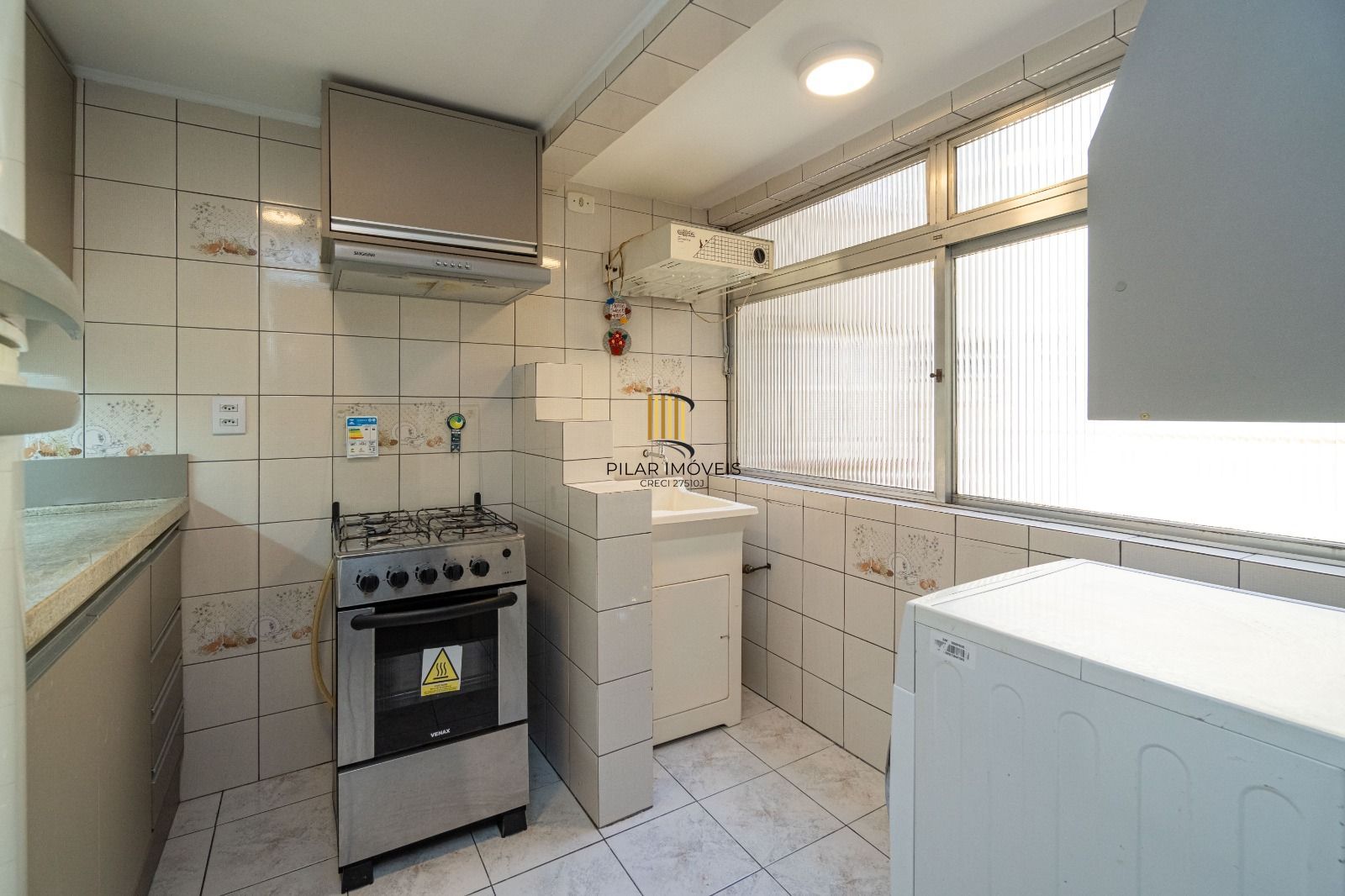 Apartamento de 1 dormitório, semi mobiliado, pronto para morar e com vaga Centro