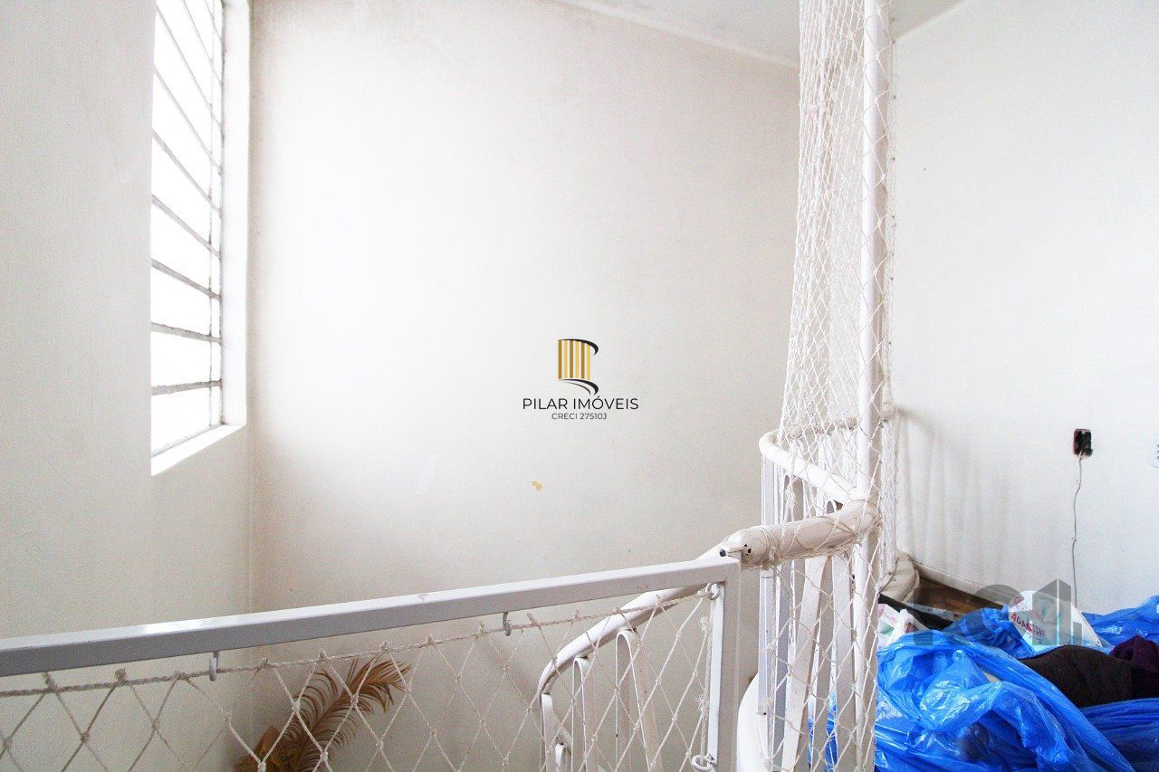 Casa à venda 4 quartos (dormitórios), suíte, 3 vagas - Partenon, Porto Alegre
