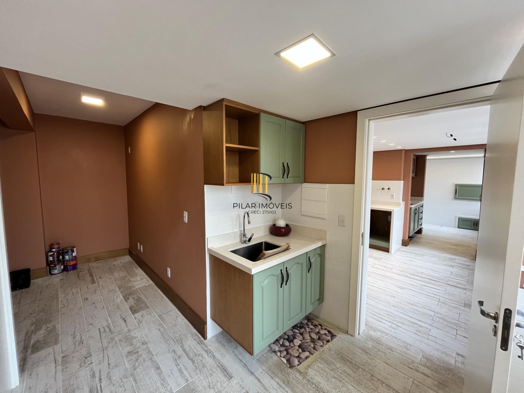 Apartamento de 4 quartos, suíte, amplo closet, dependência e 2 vagas de garagem