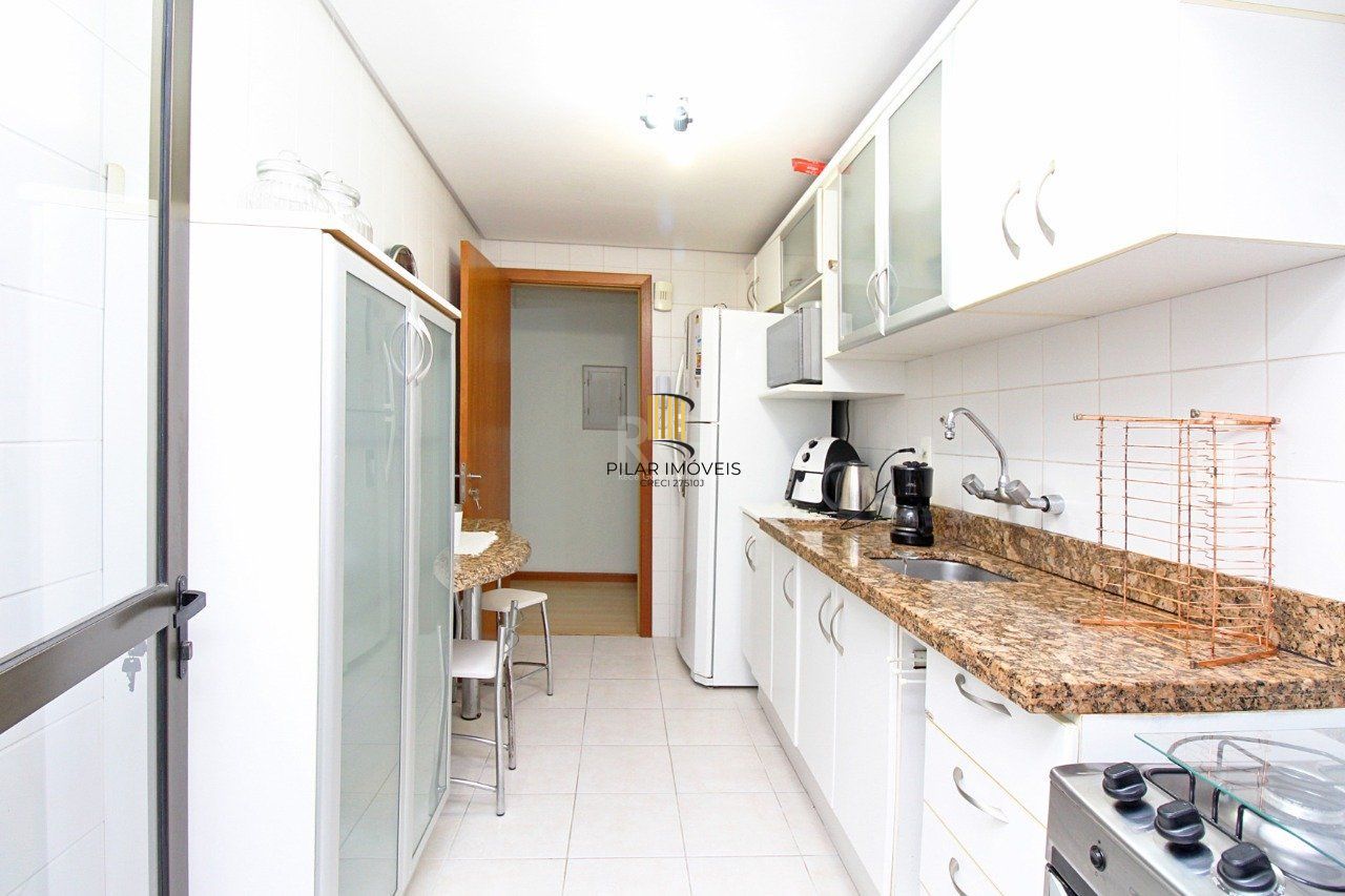 Apartamento de três dormitórios, suíte e uma vaga de garagem no bairro Santana