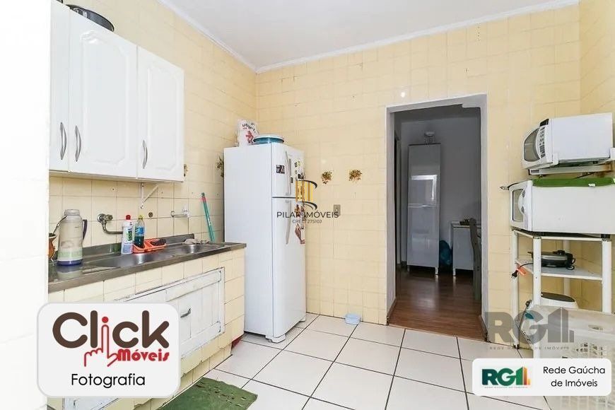 Casa 3 dormitórios, 123,8 m² de área privativa e 2 vaga(s) de garagem. Localizado na Rua/Av. Andaraí, no bairro Passo D Areia em Porto Alegre.