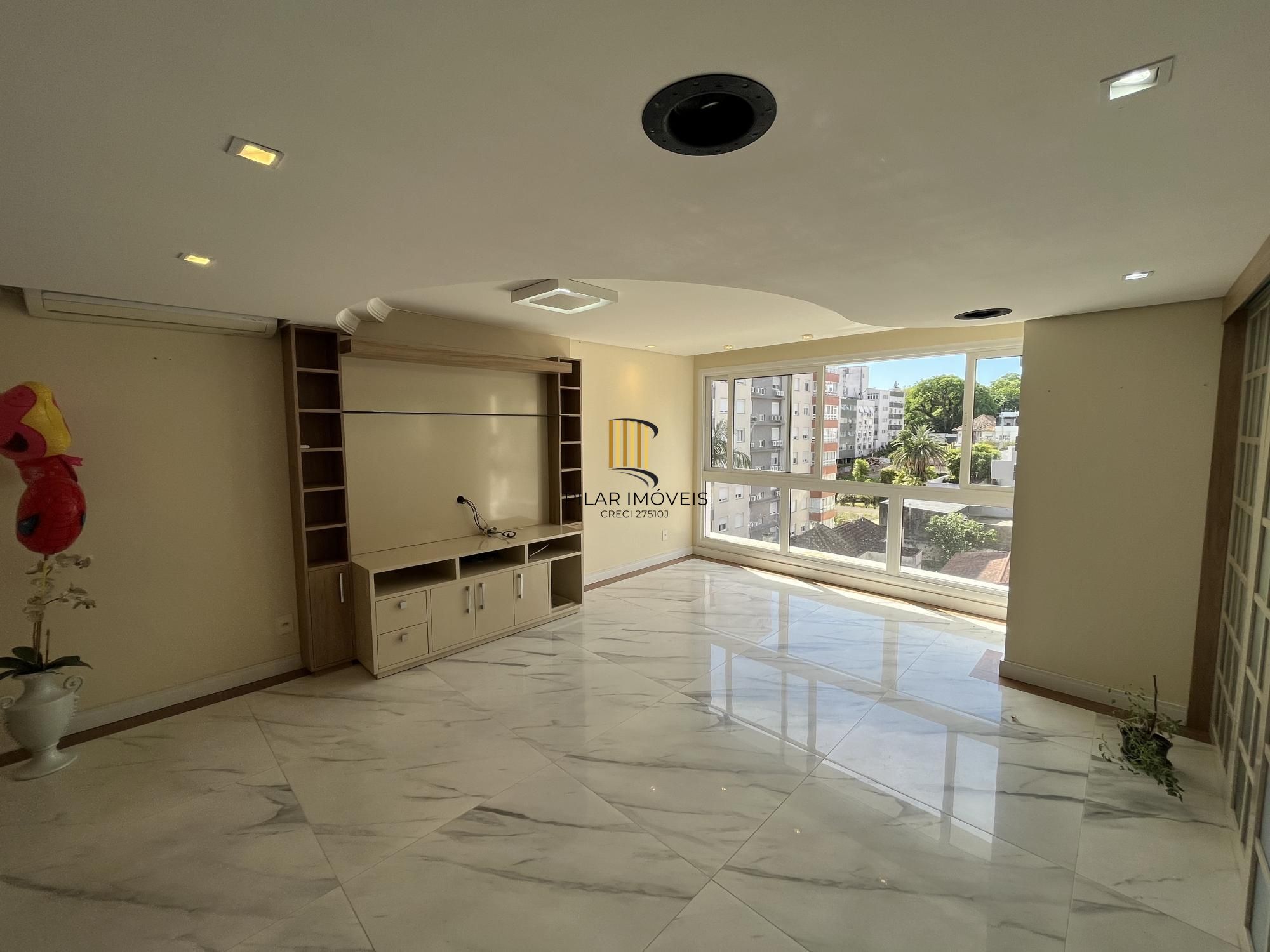 Apartamento de 3 quartos, suíte e 3 vagas de garagem no bairro Auxiliadora POA