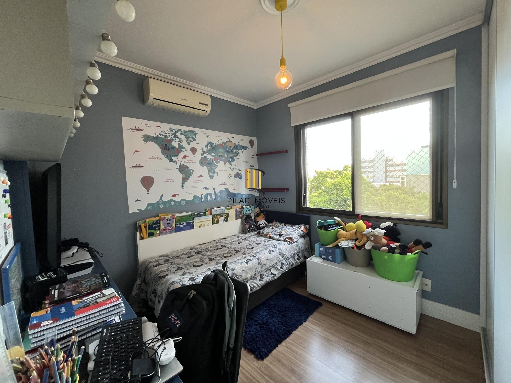 Apartamento de 3 quartos, suíte e 1 vaga de garagem no Bairro Menino Deus em POA