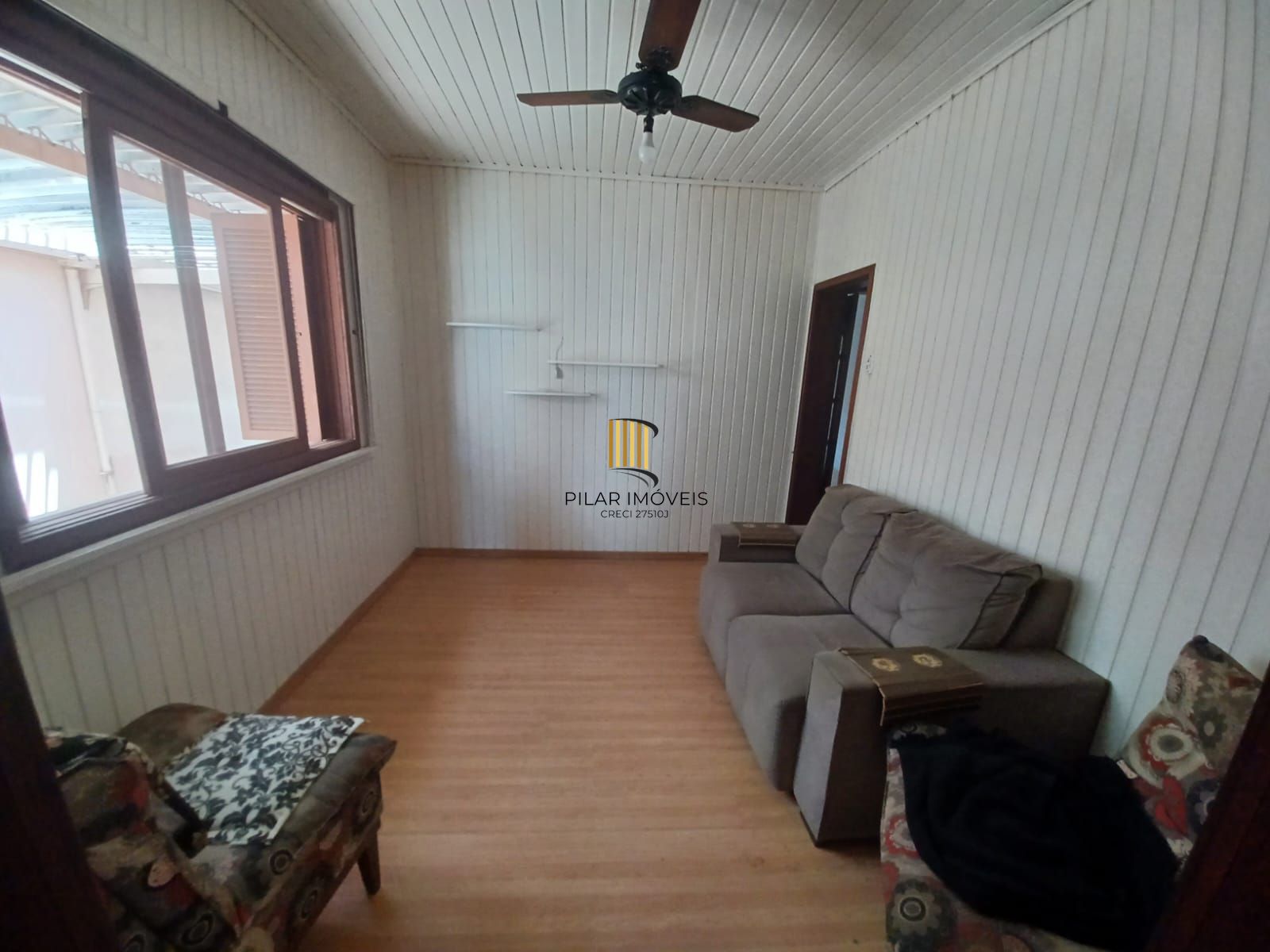 Casa de 3 quartos, suíte e patio no bairro Medianeira em POA