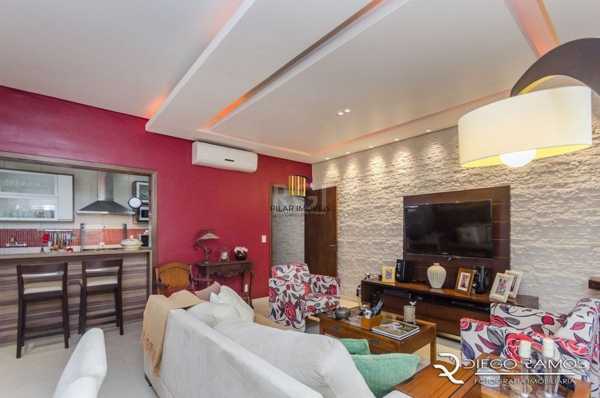 Casa para Venda - 216m², 4 dormitórios, sendo 1 suites, 4 vagas - Menino Deus