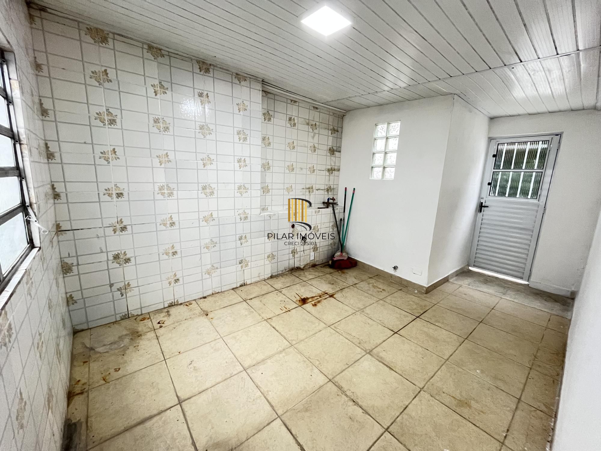 Apartamento de 2 quartos e 1 vaga de garagem no bairro Petrópolis Porto Alegre