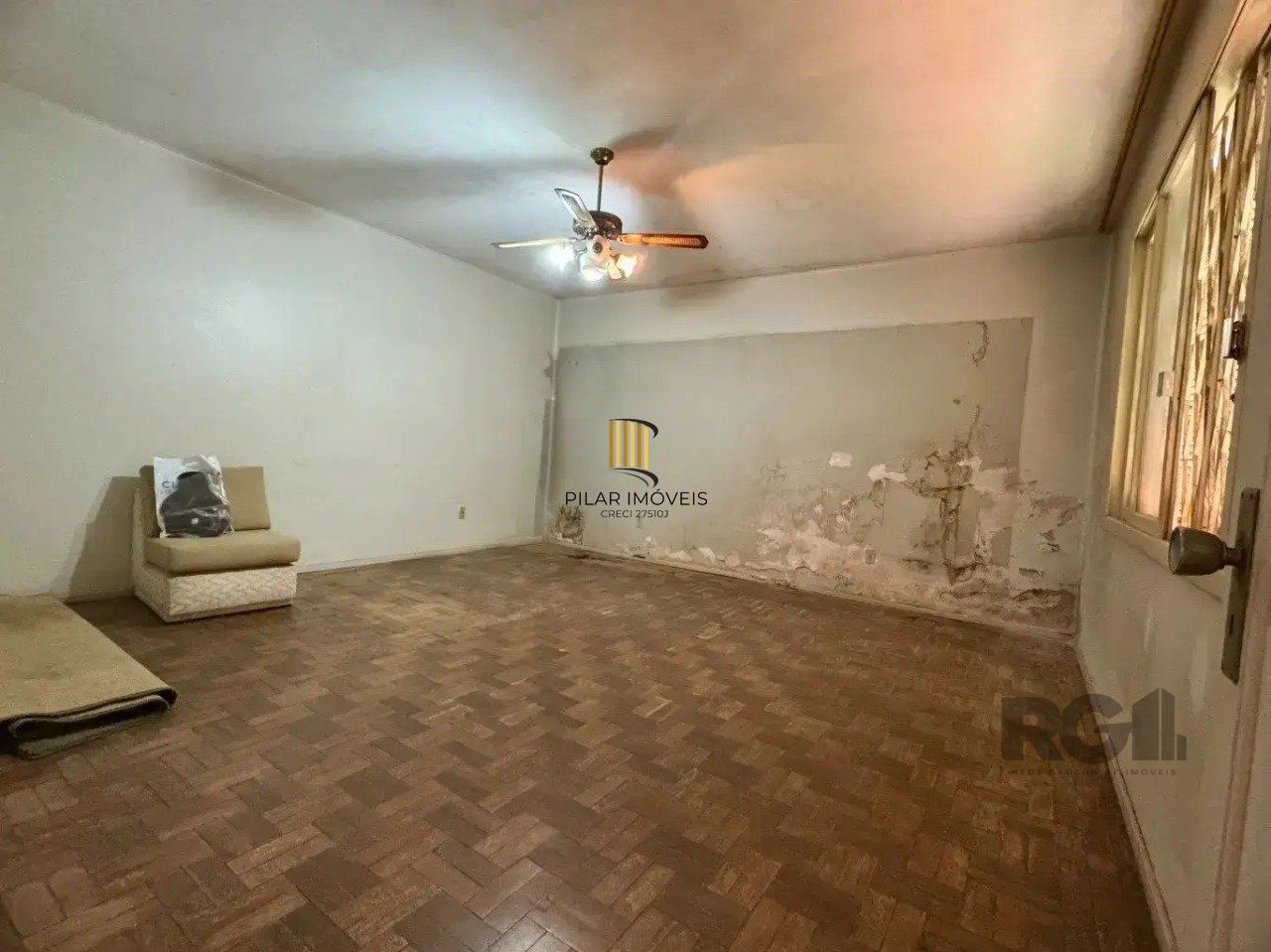 Casa de 5vquartos e 3 vagas de garagem no bairro Santana em Porto Alegre