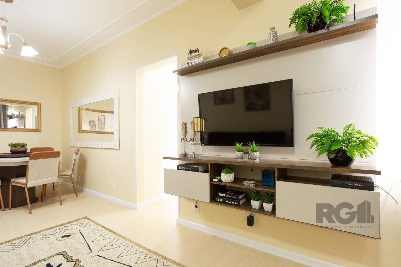 Apartamento de dois quartos no bairro Farroupilha em Porto Alegre.