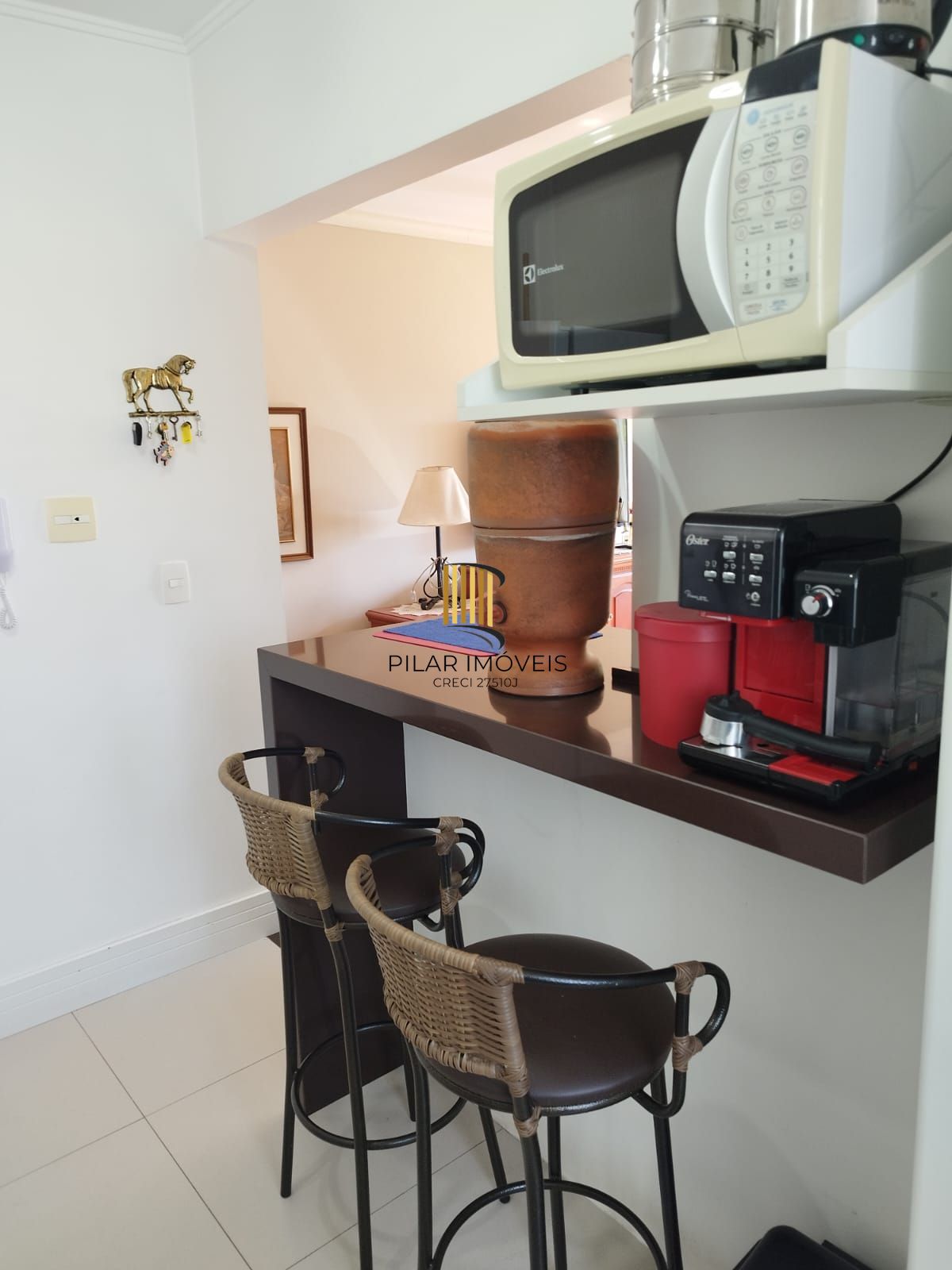Apartamento de um quarto e uma vaga de garagem no bairro Santa Cecília