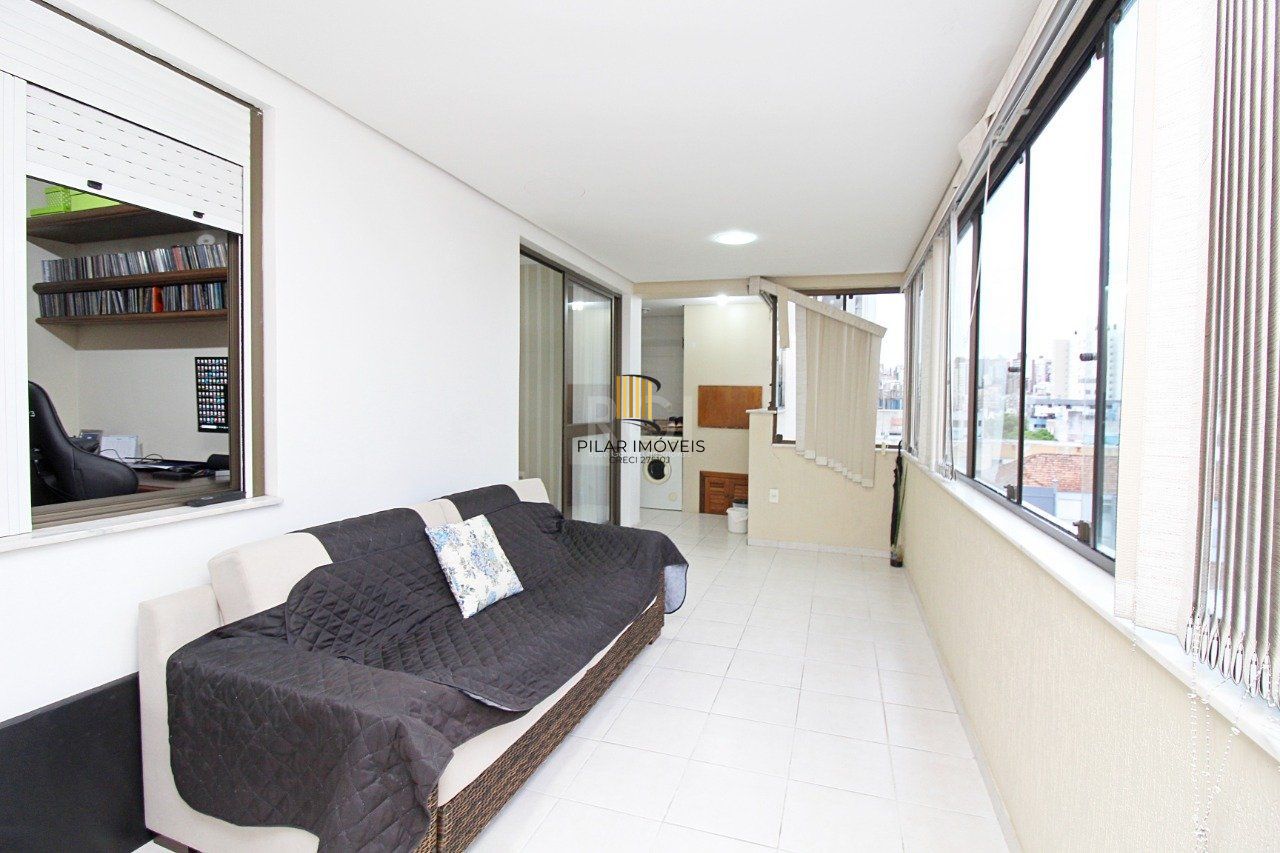 Apartamento de três dormitórios, suíte e uma vaga de garagem no bairro Santana