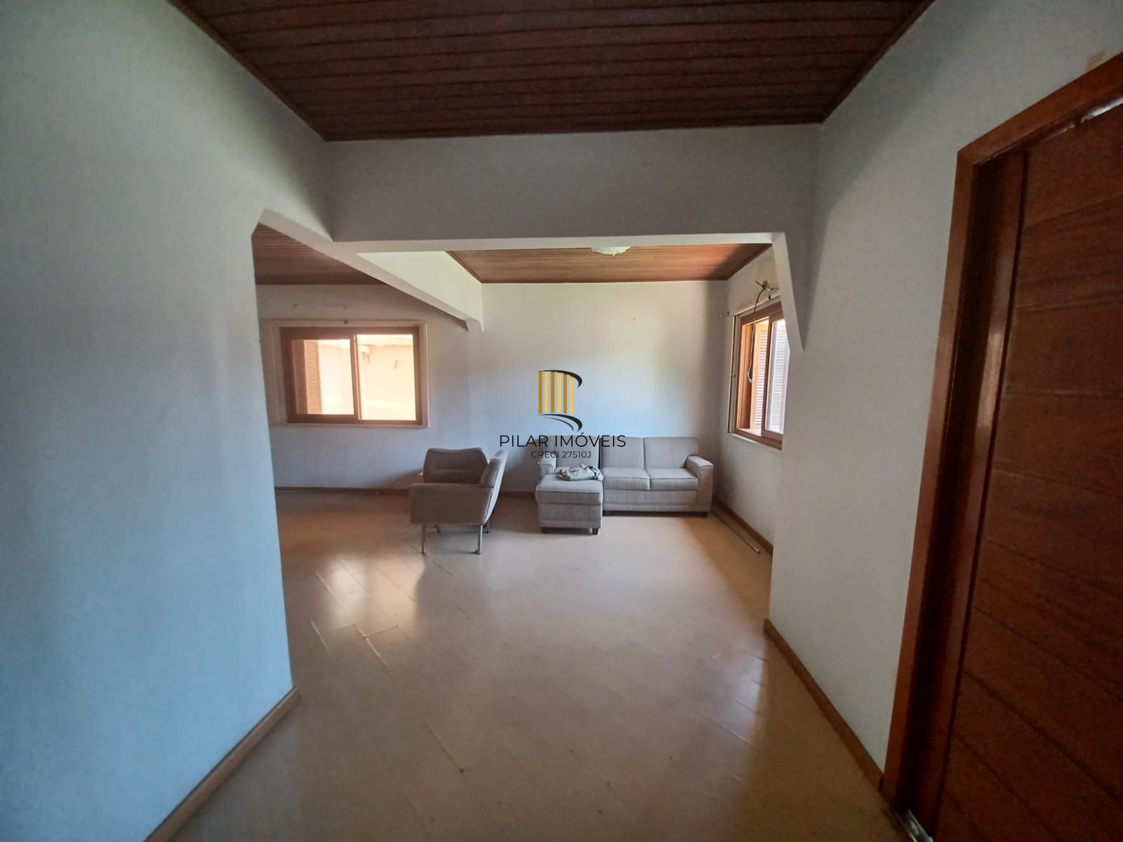 Casa de 3 quartos, suíte e patio no bairro Medianeira em POA