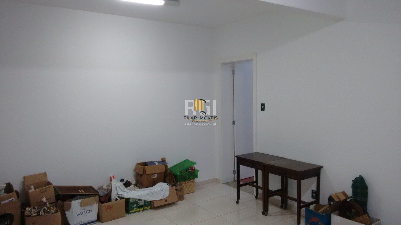 Casa para Venda - 363m², 3 dormitórios, sendo 1 suites, 2 vagas - São João